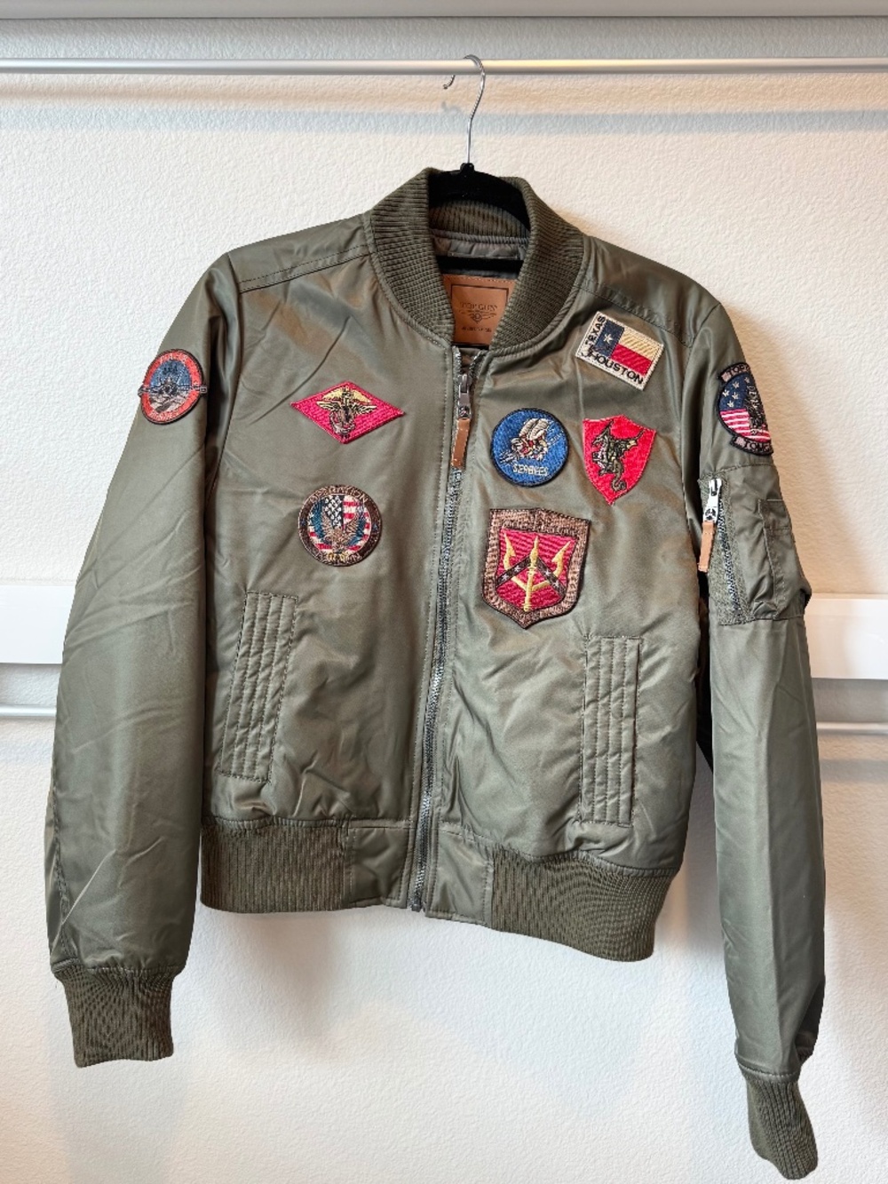An American Idol, unisex size s, army green